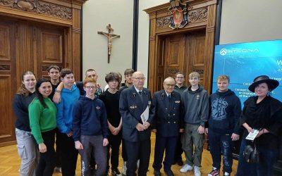 Uczniowie mechanika na sympozjum z okazji 145-lecia linii Kolejowej Szczecinek- Ustka